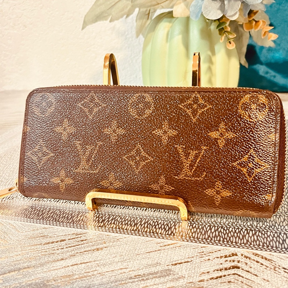 Louis Vuitton Monogram long zippy Wallet - Picture 2 of 15